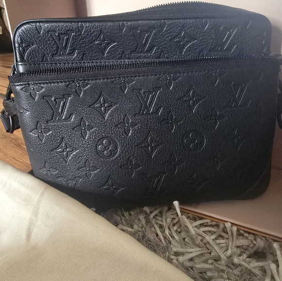 Louis Vuitton Trio Mess NV - Picture 2 of 16